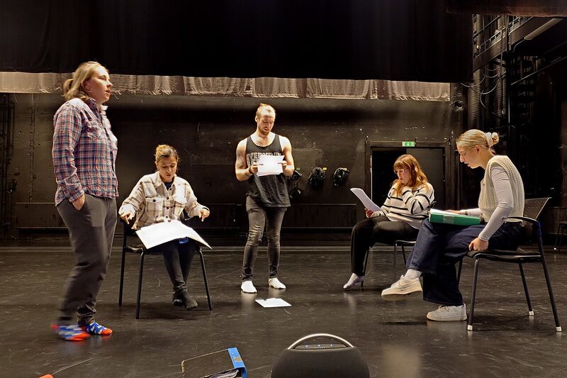 Fil:Louise Andersson , Sanja Vilén , Martin Bohlin , Maria Molinder , Sanna Forssell - När det inte blev som det skulle.jpg